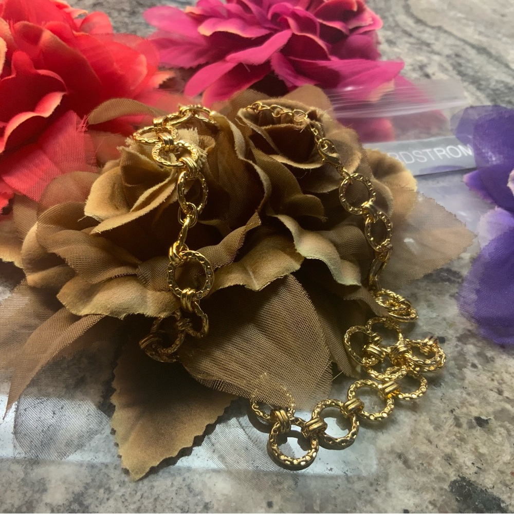 ♥️BRAND NEW 18k yellow gold over silver hammered circle necklace.Bloomingdale’s - Picture 7 of 7